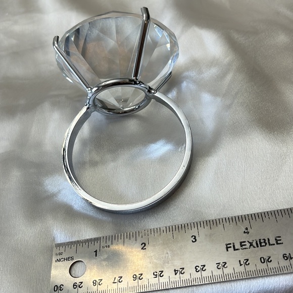 2 Cut Glass VERY LARGE Faux Diamond Ring Engagement Party for Table Deco - Picture 7 of 7